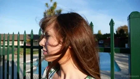 25936376_300.webp