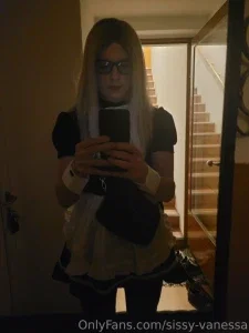 6866855_300.webp