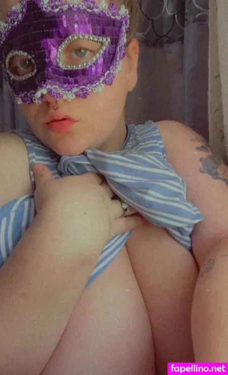 sassyqueen24-thumbnail.webp
