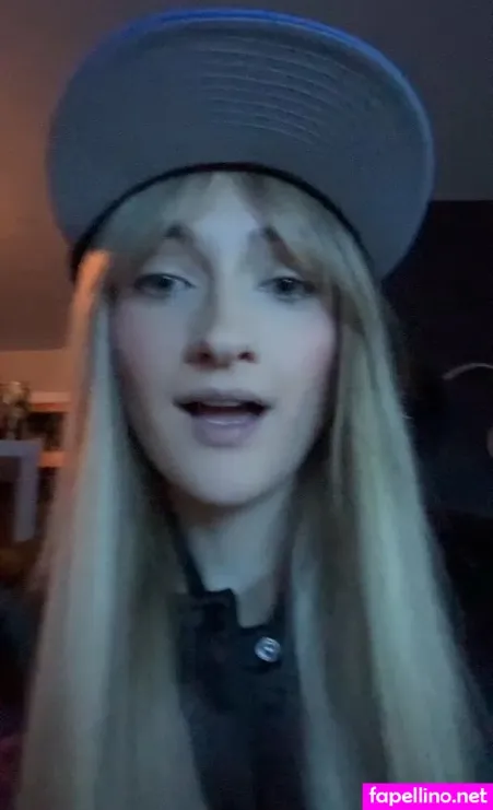 wheezyblonde-thumbnail.webp