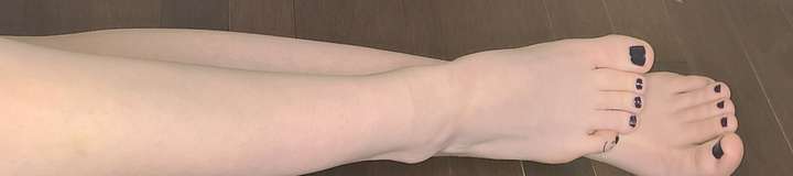 choupettes_pinky_toe